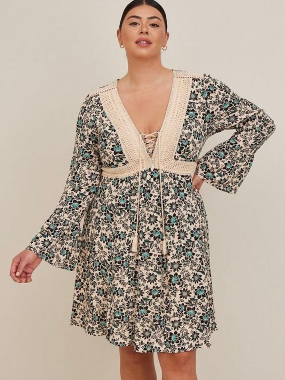 Torrid Cream&Blue Floral Crinkle Gauze Trumpet Sleeve Mini Dress Sz.4